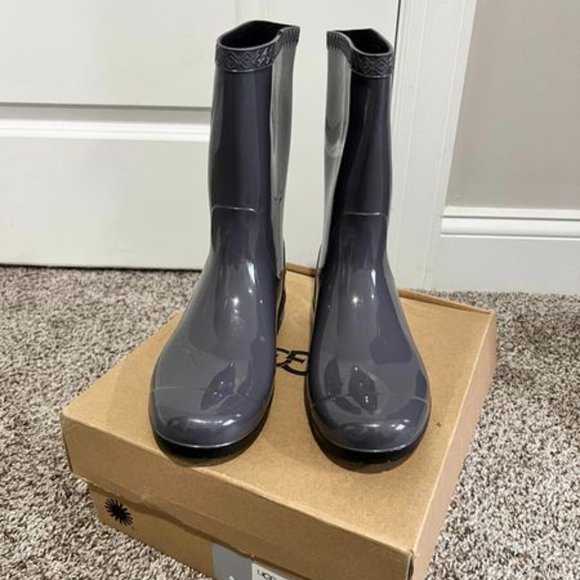 Ugg - Sienna - Light Purple Rain Boots - Size 7 - Picture 2 of 4